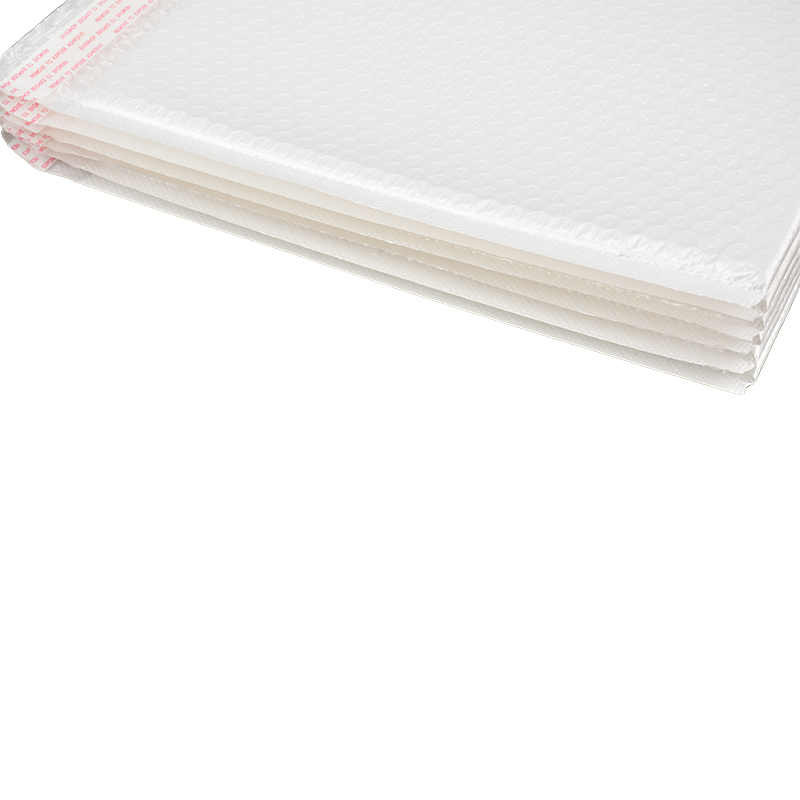 How does the bubble bag perform in different temperature environments?